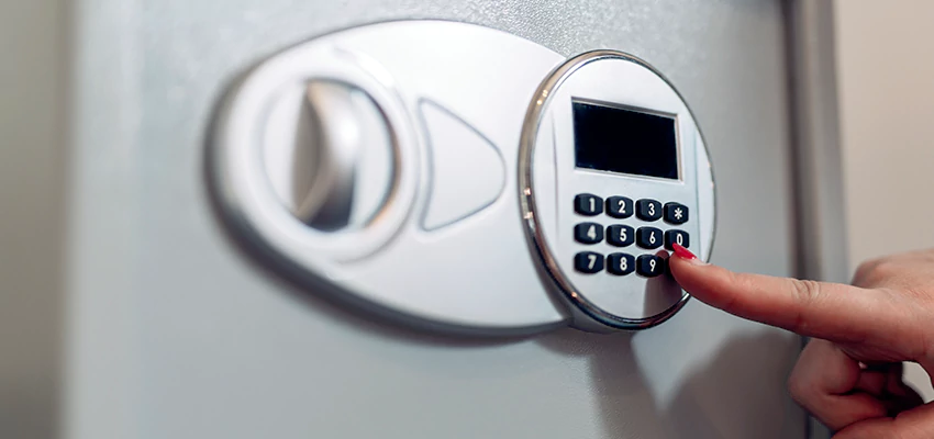 Jewelry Safe Cracking in Gold River, California